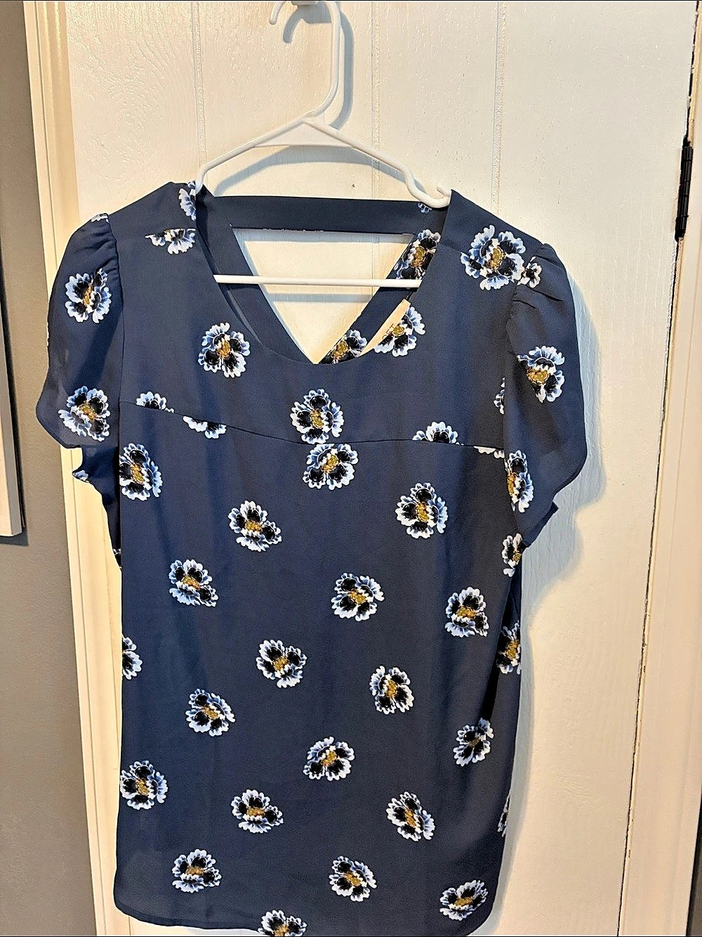 Loft Floral Short Sleeve Blouse in Blue Like New